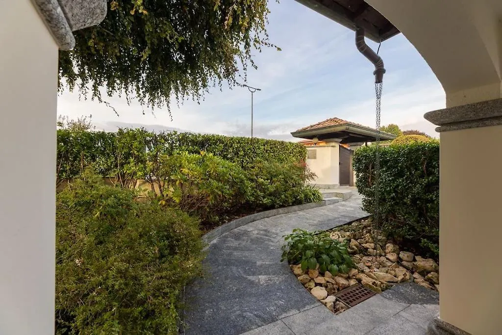 Dream And Fly Apartment Alzate Brianza 0*,  Italy